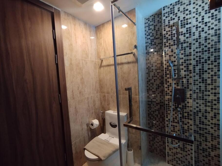 Grand Avenue Apartment
