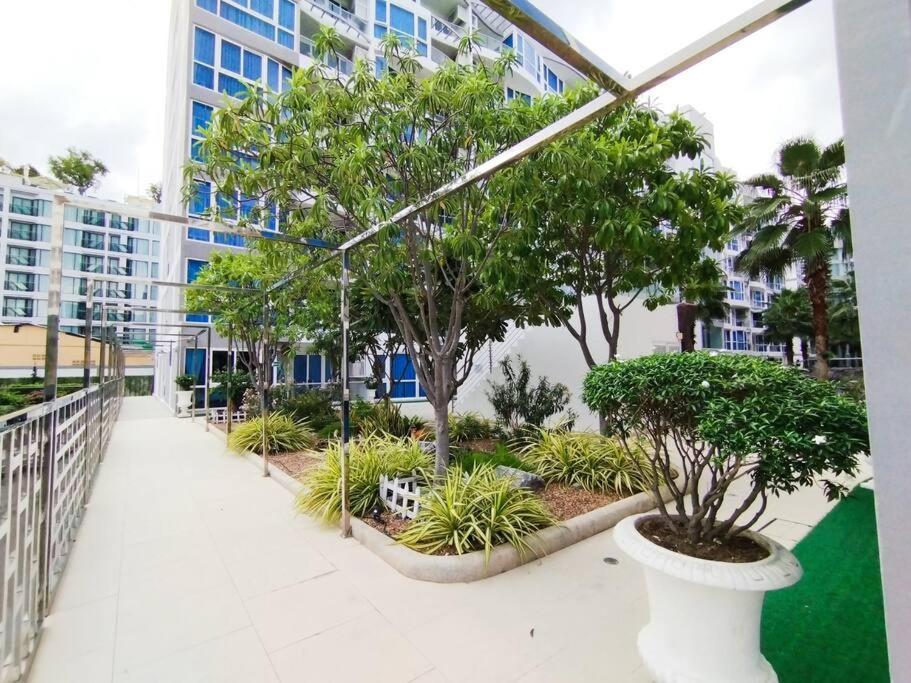 Grand Avenue Apartment