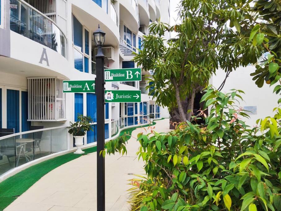 Grand Avenue * Pattaya